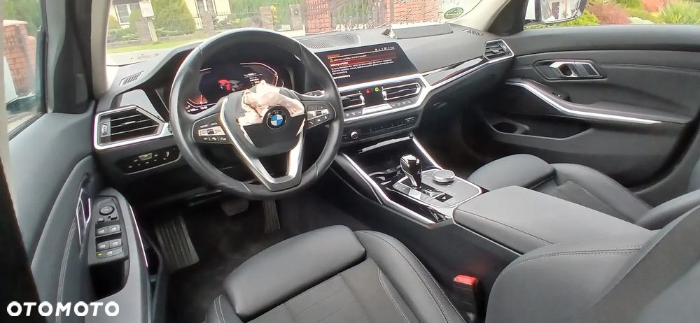 BMW Seria 3 320d Luxury Line - 16