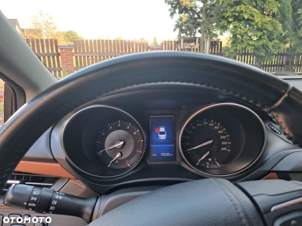 Toyota Avensis 1.8 Premium - 9