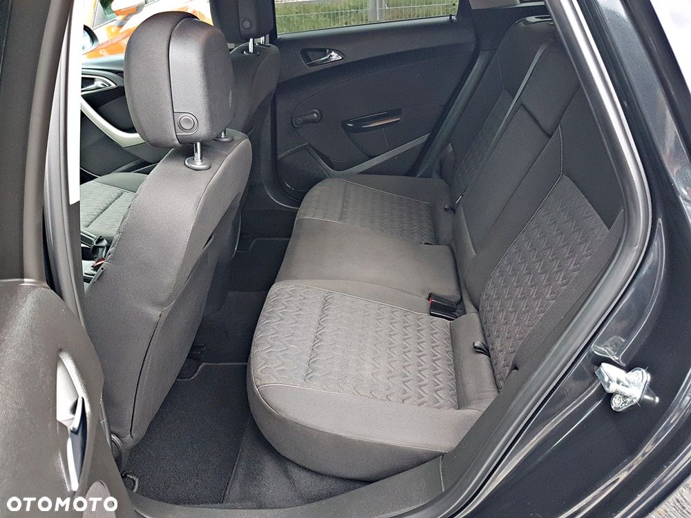 Opel Astra 1.4 Turbo Design Edition - 19