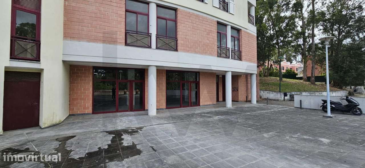Espaço Comercial para Arrendamento com 1.904,30 m2 | Barcarena - Grande imagem: 2/39