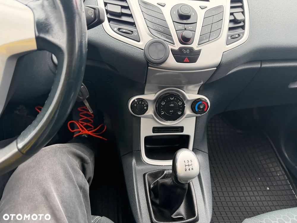 Ford Fiesta 1.25 Ambiente EU5 - 15