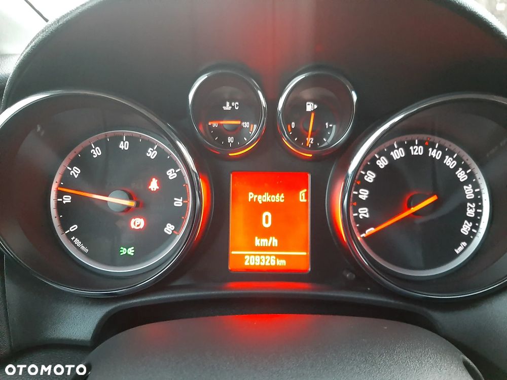 Opel Astra 1.4 Turbo 150 Jahre - 25