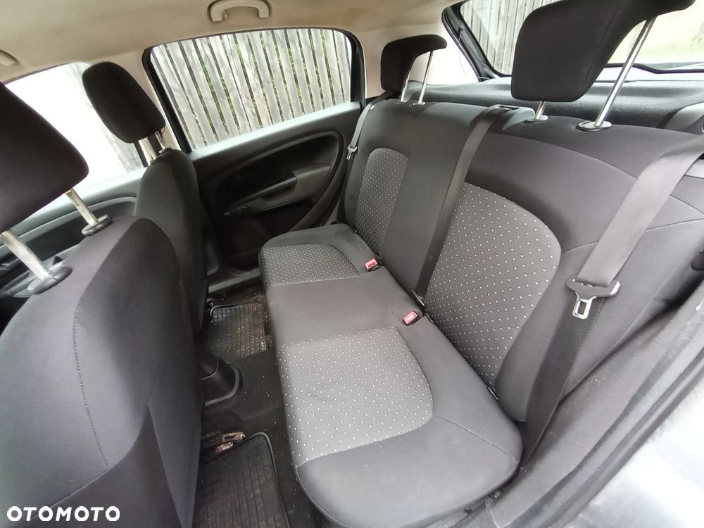 Fiat Grande Punto - 11