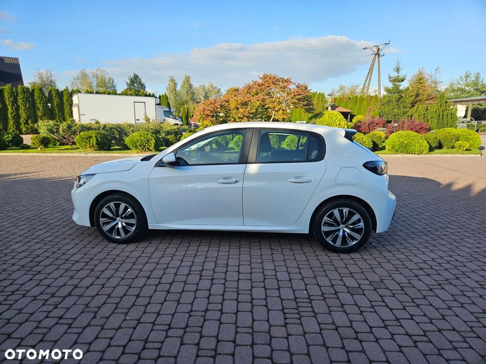 Peugeot 208 - 1