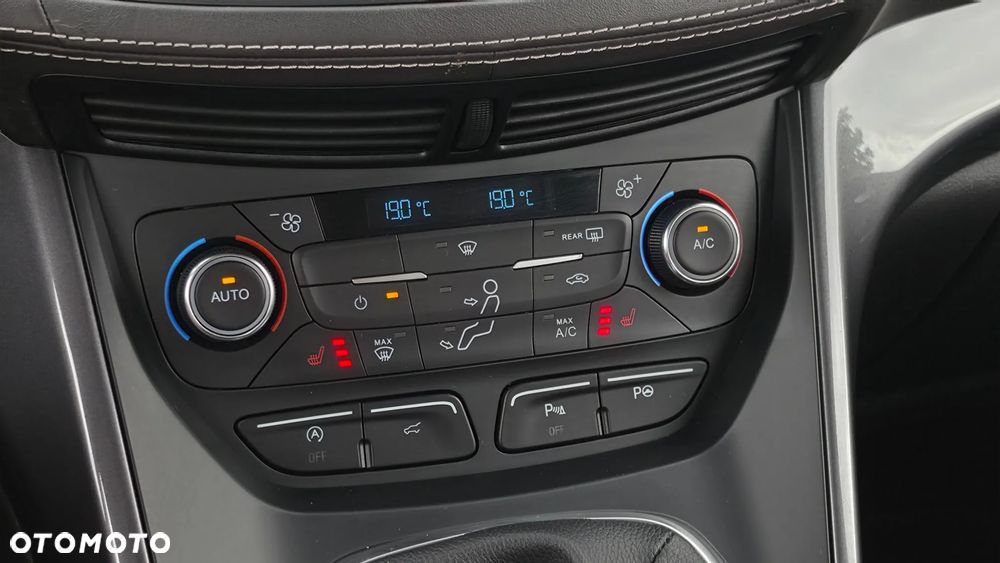 Ford Kuga 2.0 TDCi 2x4 Vignale - 31