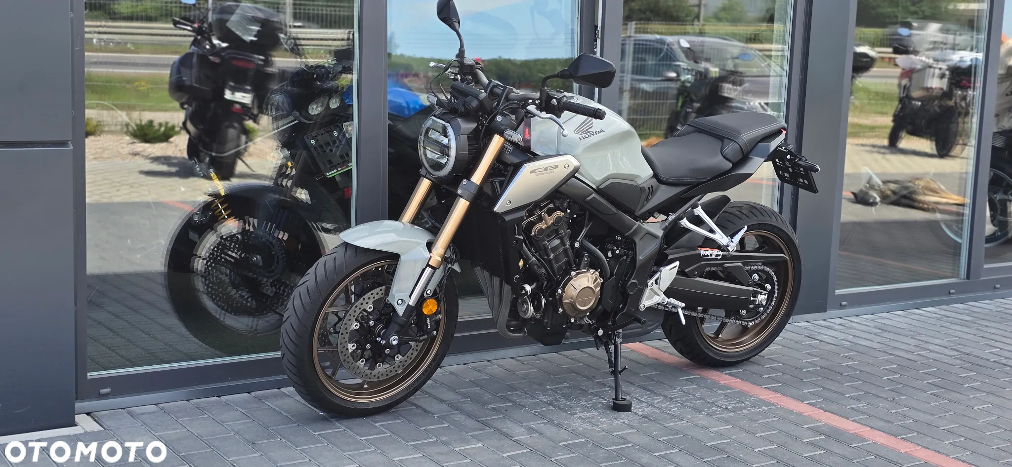 Honda CB - 23