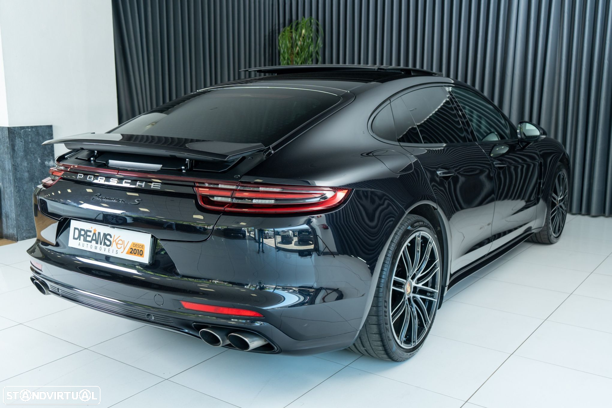 Porsche Panamera 4 E-Hybrid - 6