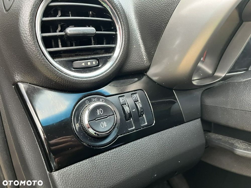 Chevrolet Orlando - 28