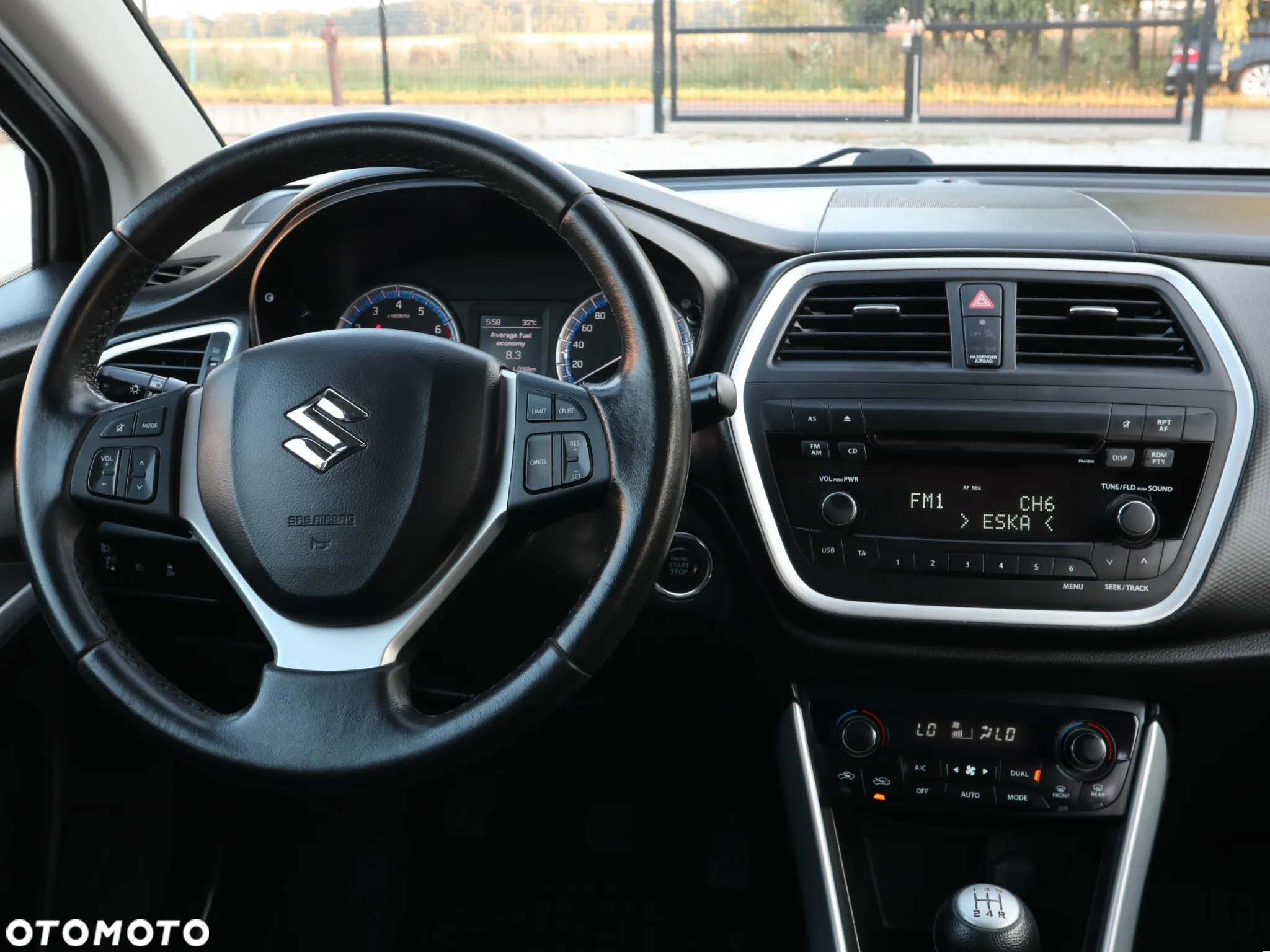 Suzuki SX4 S-Cross 1.6 Premium - 11