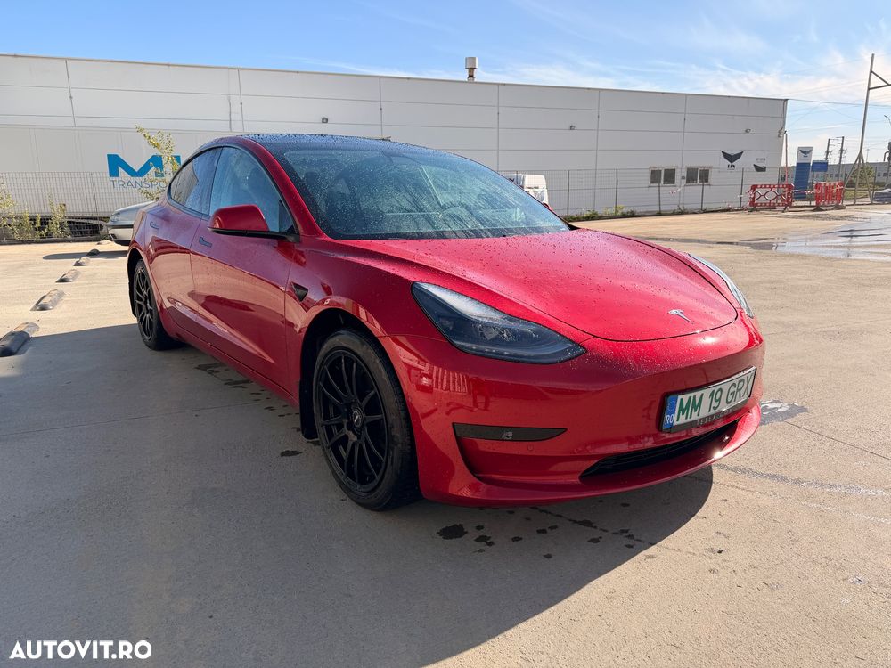 Tesla Model 3 - 4