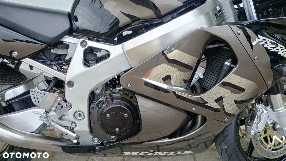 Honda CBR - 32