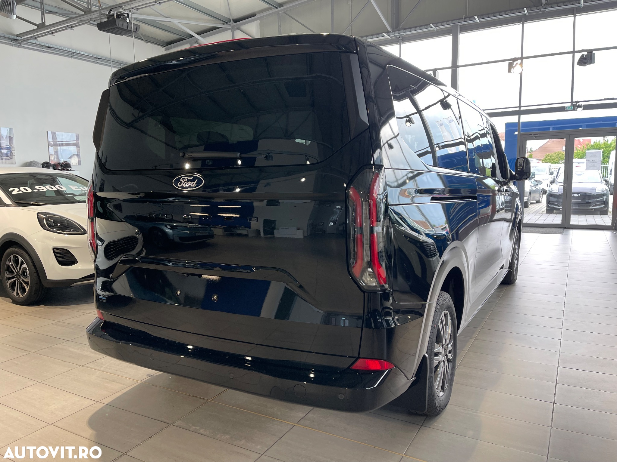 Ford Tourneo Custom Bus 340L 160kW L2H1 RWD BEV Titanium - 4