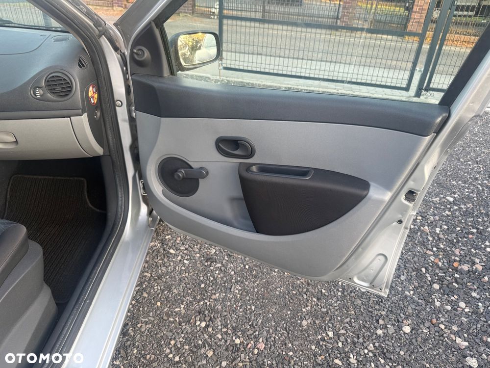 Renault Clio - 12