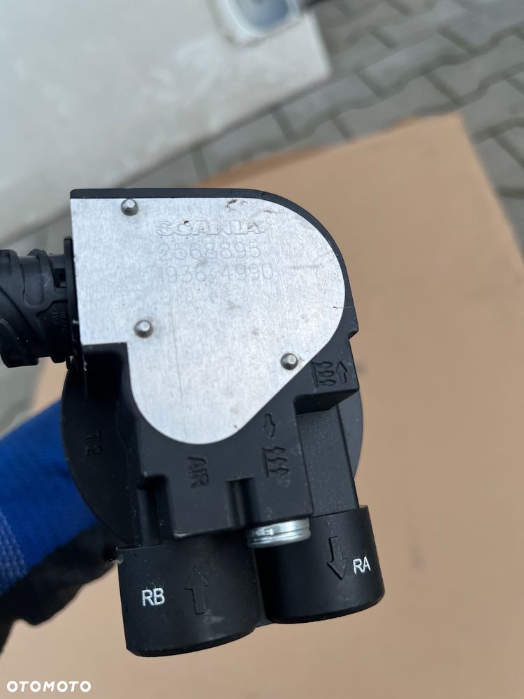 Czujnik poziomu paliwa Scania R S smok ssak - 2