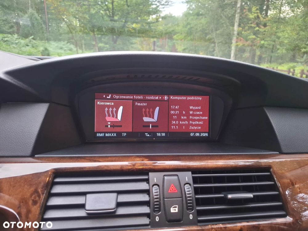 BMW Seria 5 530d xDrive - 25