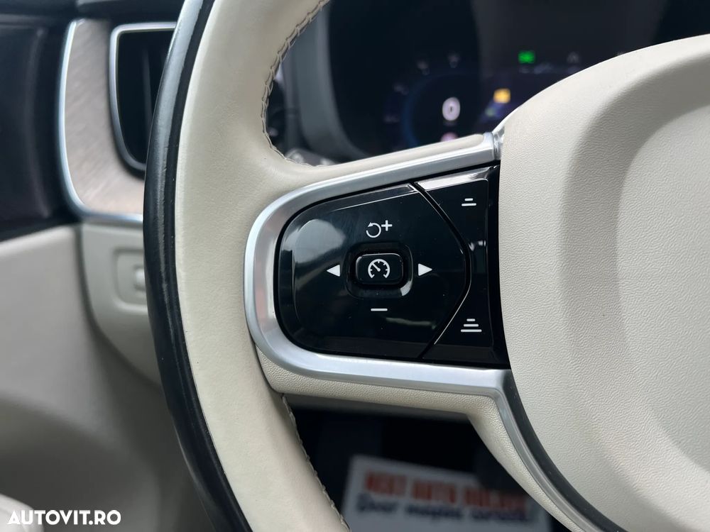 Volvo XC 60 T6 AWD Recharge Geartronic Inscription - 20