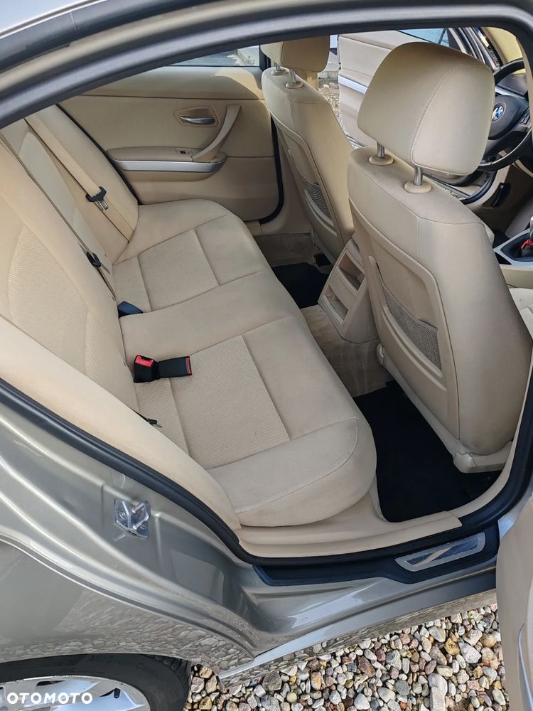 BMW Seria 3 320i - 12