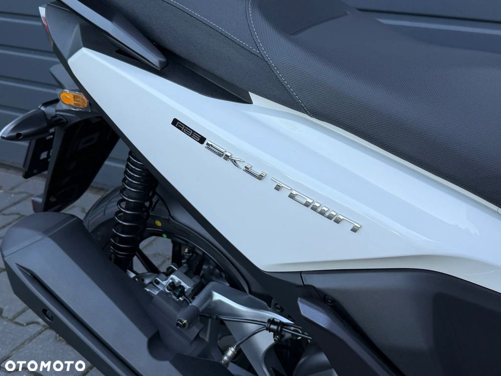 Kymco Skytown - 5