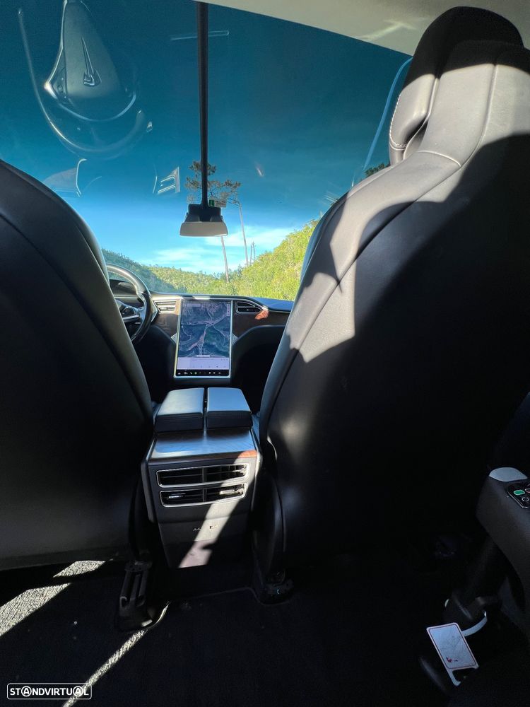 Tesla Model X Standard Range - 10