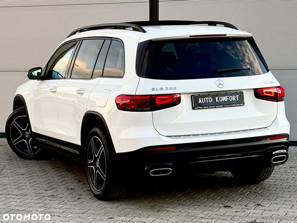 Mercedes-Benz GLB 250 4-Matic AMG Line 8G-DCT - 15