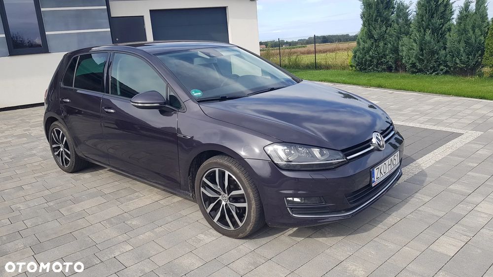 Volkswagen Golf - 1