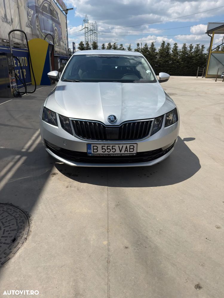 Skoda Octavia 1.6 TDI DSG Style - 1