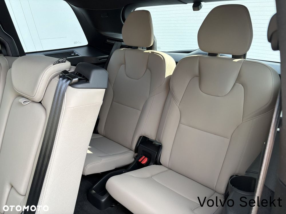 Volvo XC 90 - 23
