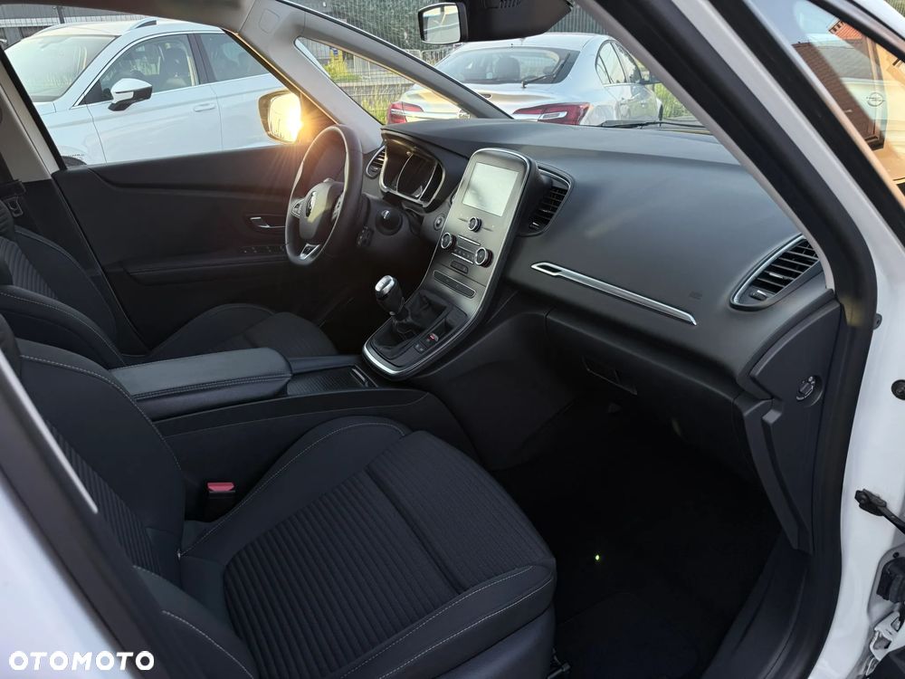 Renault Scenic - 16