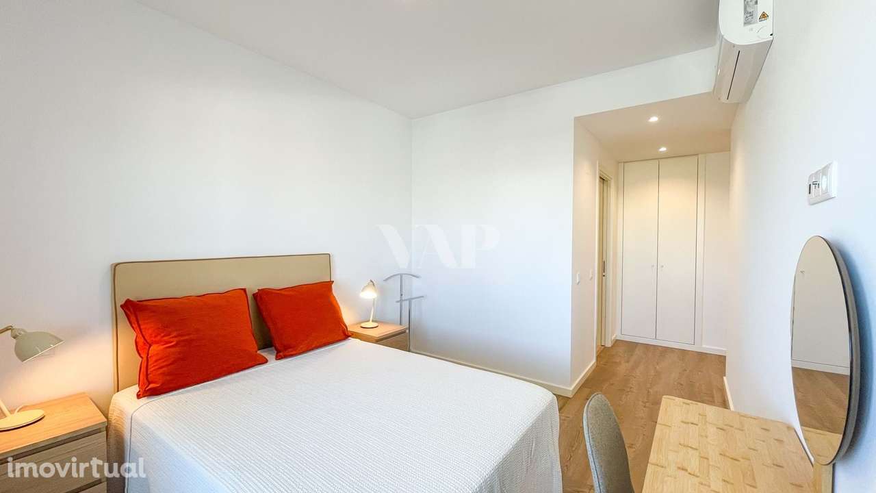 Apartamento T2 Moderno com Vista Mar e Piscina no Rooftop em Faro - Grande imagem: 3/28