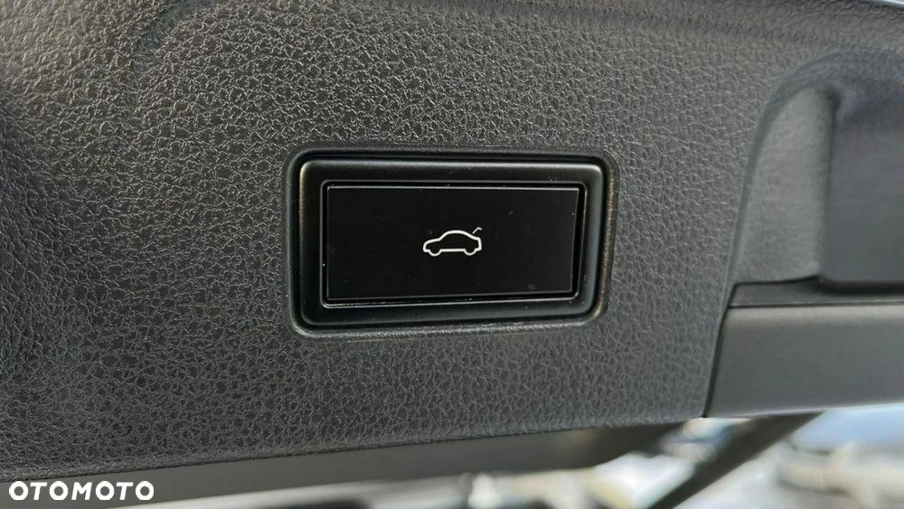 Volkswagen Passat - 34