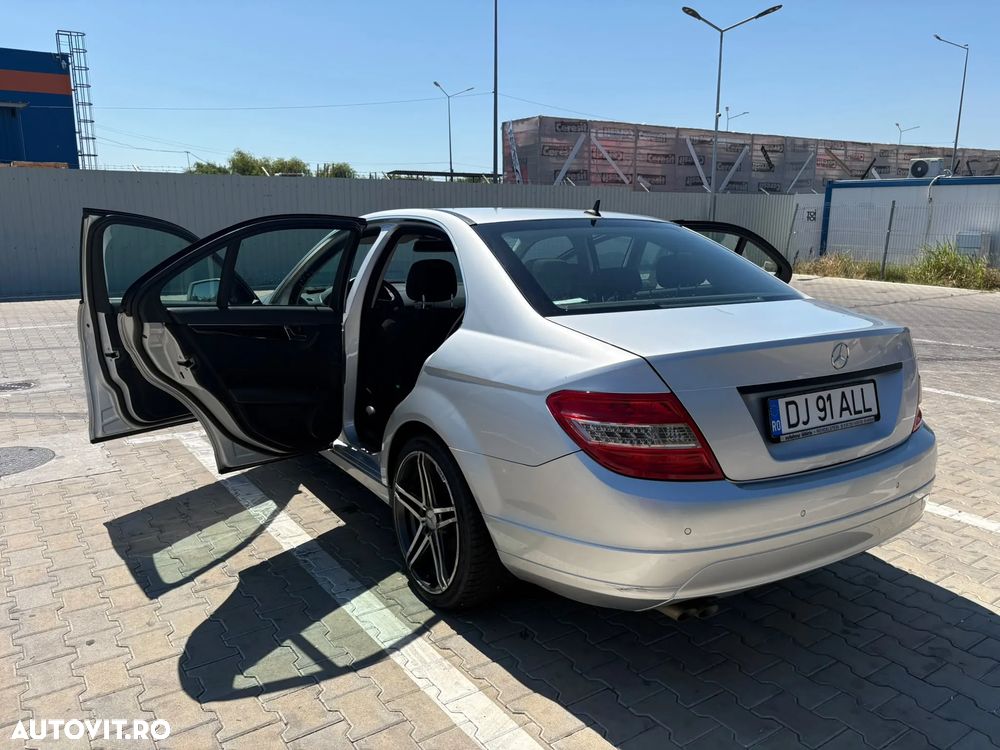 Mercedes-Benz C 200 CDI DPF BlueEFFICIENCY - 9