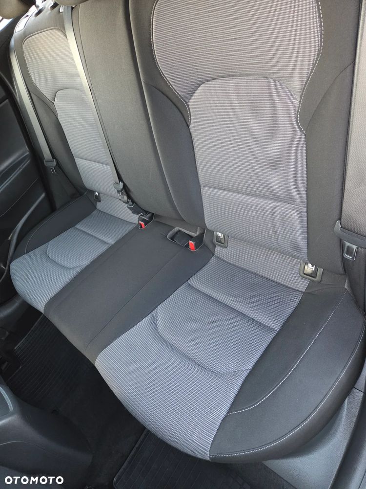 Hyundai i30 1.5 DPI Classic + - 24