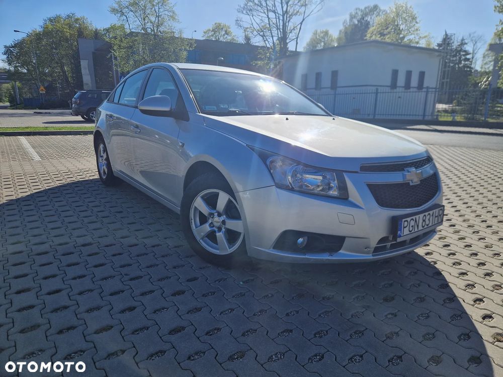 Chevrolet Cruze 1.6 LS - 2