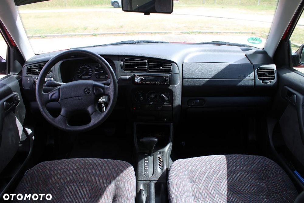Volkswagen Vento - 13