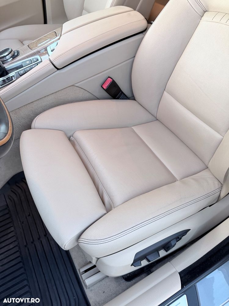 BMW Seria 5 530d xDrive AT - 11