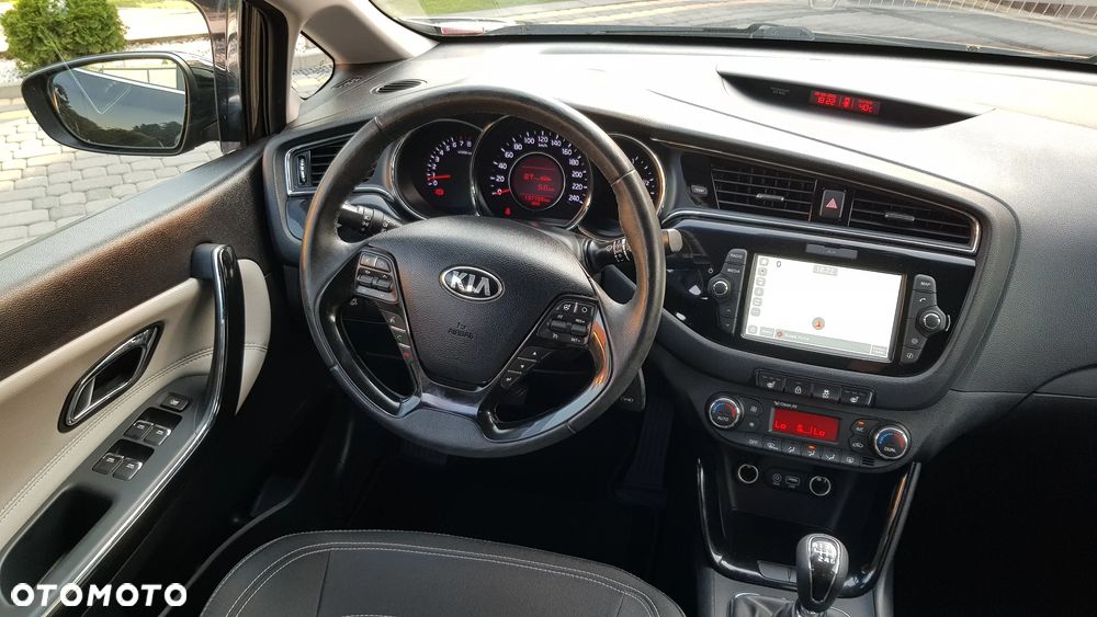Kia Ceed 1.6 GDI Platinum Edition - 33