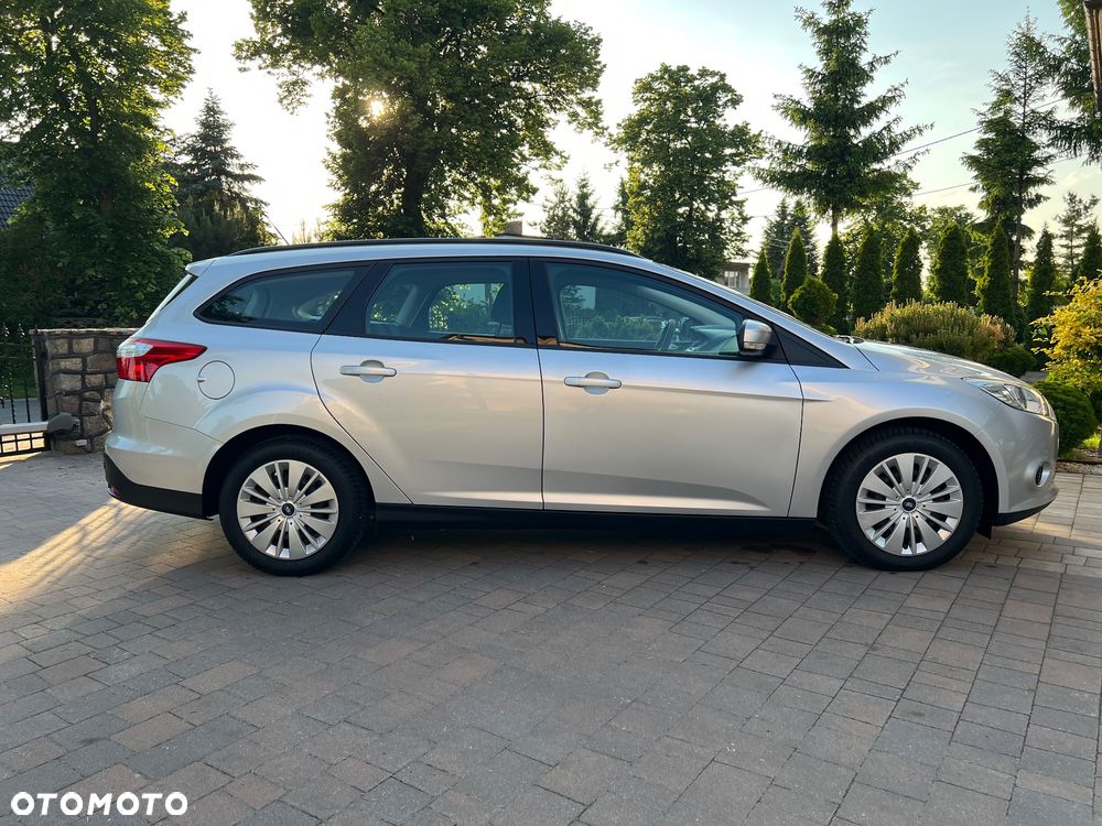 Ford Focus 1.6 Edition - 10