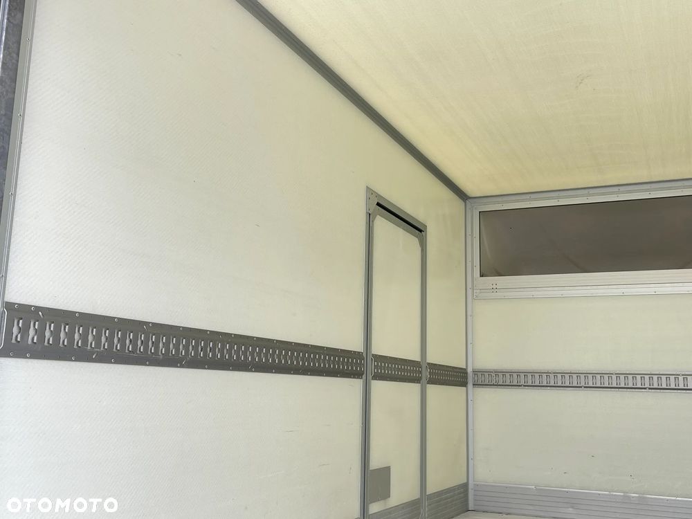 Iveco Daily Izoterma Winda - 8