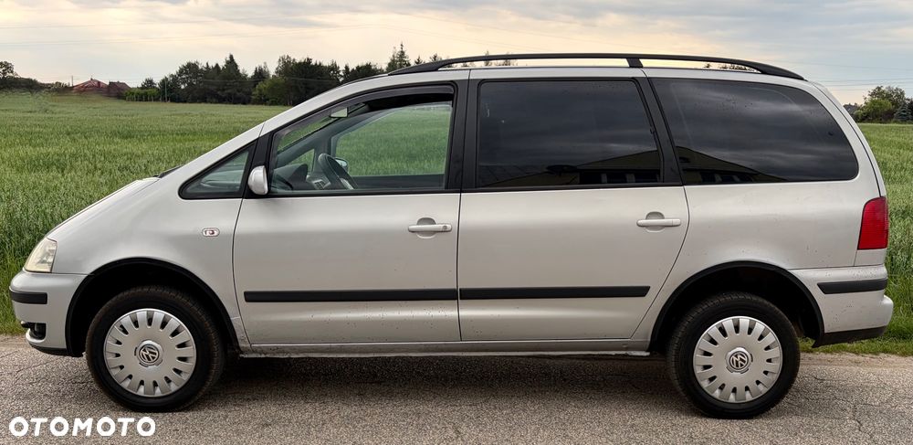 Volkswagen Sharan 1.9 TDI Comfortline Family - 9