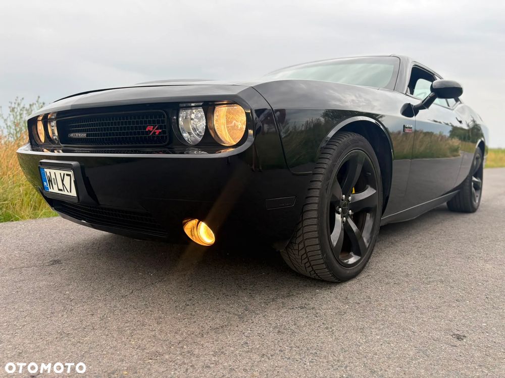 Dodge Challenger - 2
