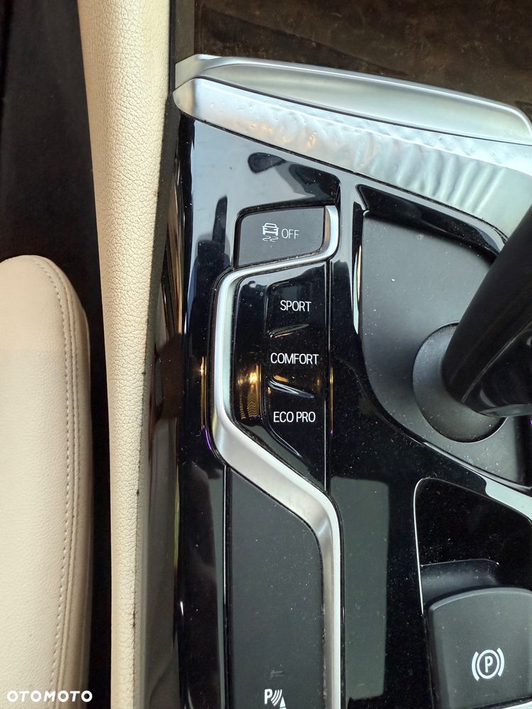 BMW Seria 5 530i Sport Line sport - 22