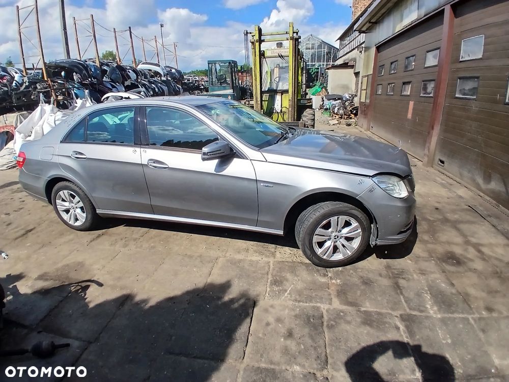 Mercedes E-Kl W212 2.2 CDI  Lakier 792 Maska drzwi zderzak błotnik  klapa  felgi zawieszenie - 1