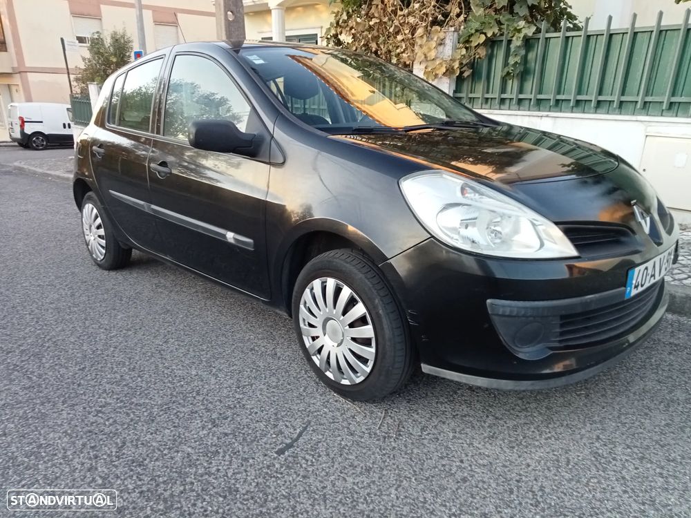 Renault Clio 1.2 16V Confort - 12