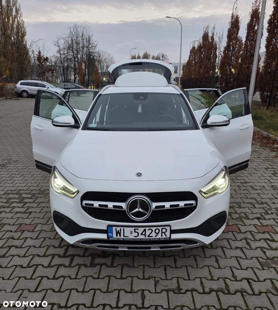 Mercedes-Benz GLA 200 Business Edition - 1