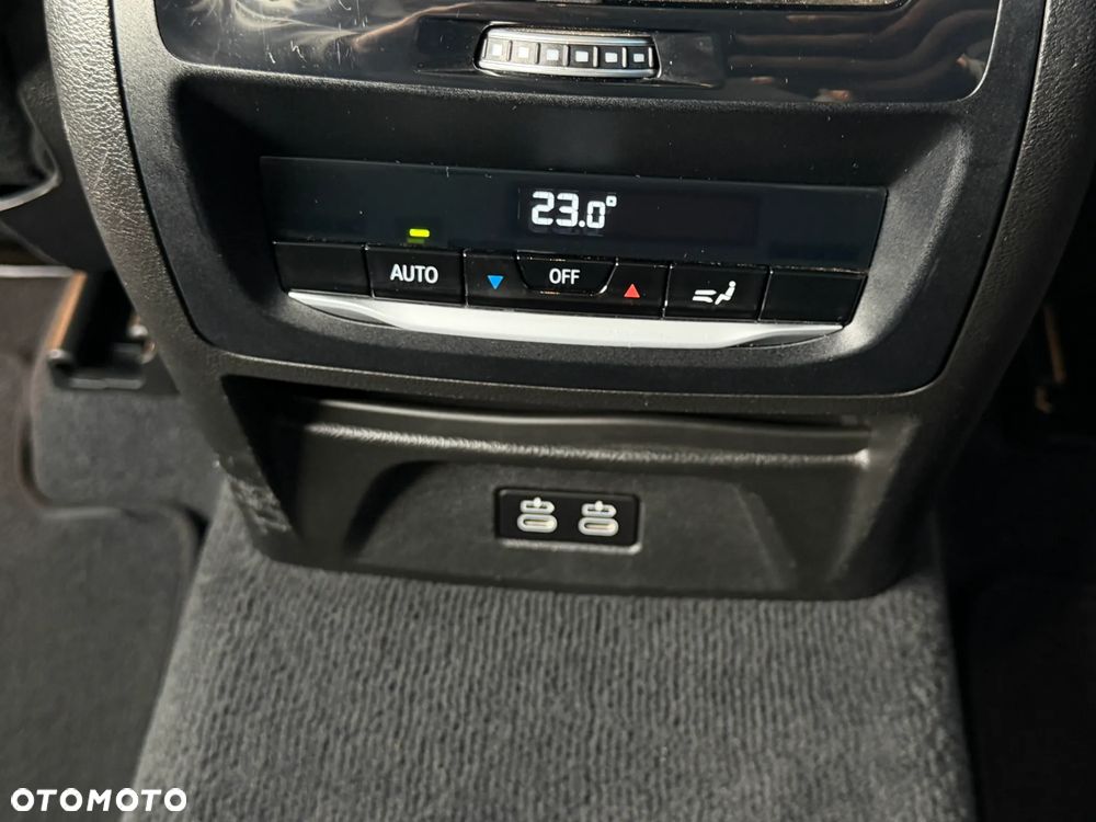 BMW X3 xDrive20i GPF Advantage - 32