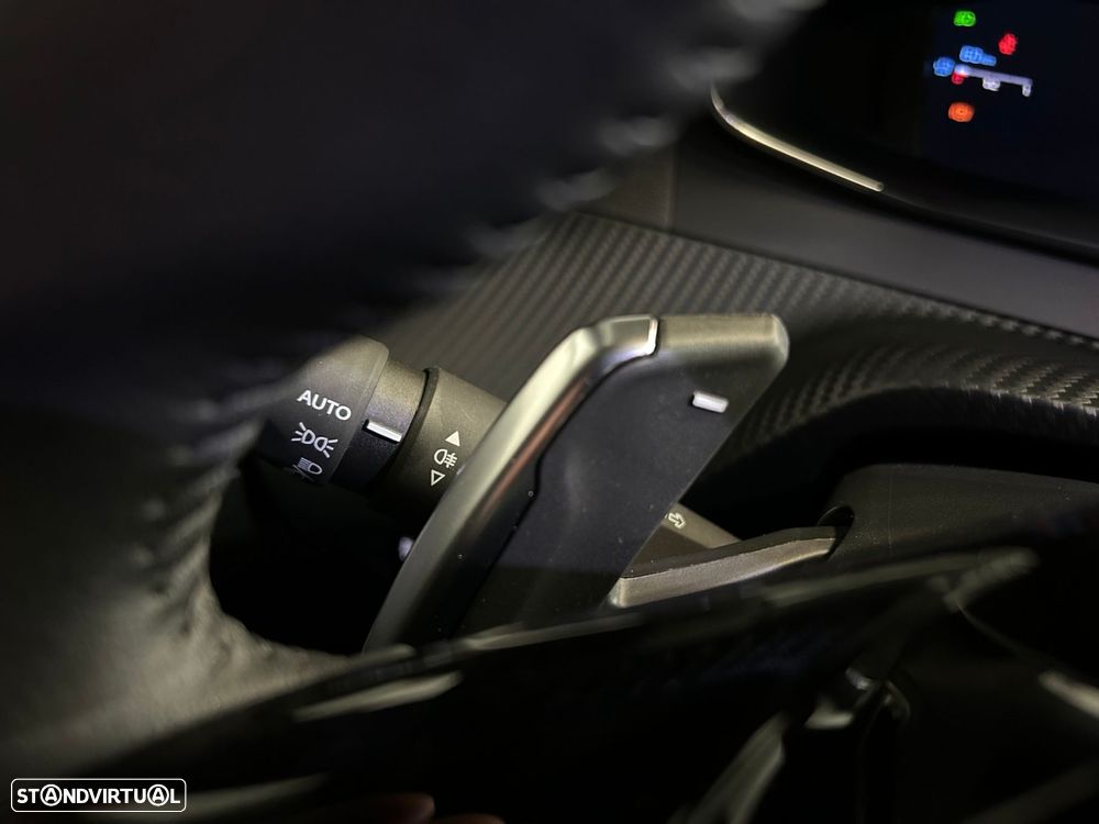 Peugeot 2008 1.2 Hybrid Allure e-DCS6 - 37