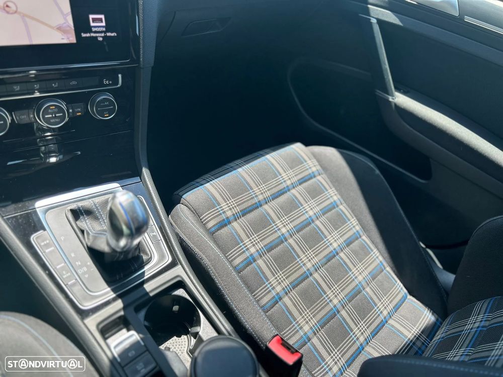 VW Golf - 15