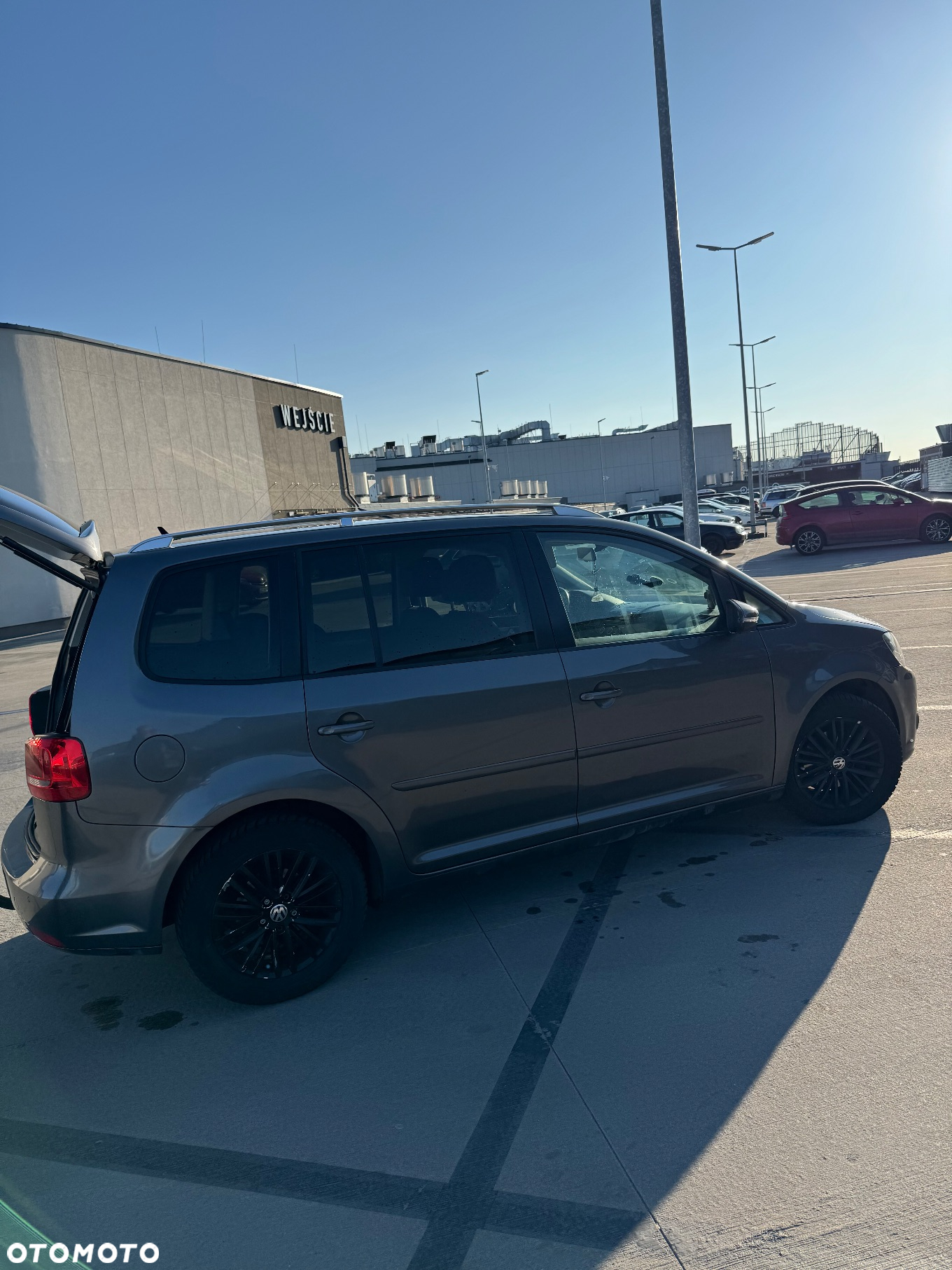 Volkswagen Touran - 13