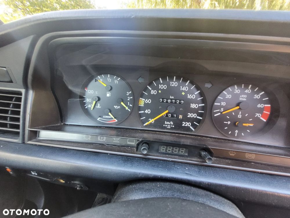 Mercedes-Benz W201 (190) - 7
