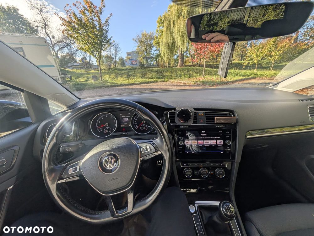 Volkswagen Golf - 12